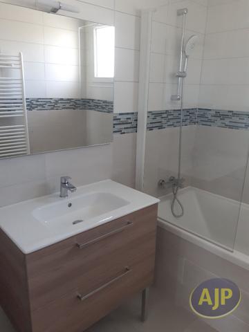 Maison à louer Fegreac : 3 pièces, 76m² avec 2 chambre(s) à 900€ - AJP Immobilier Redon