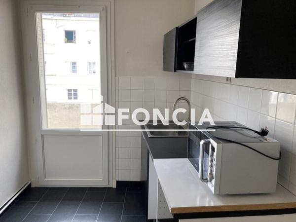 Location Appartement 3 pièces 53.16 m² - 13 RUE JULES FAVRE Tours 37000