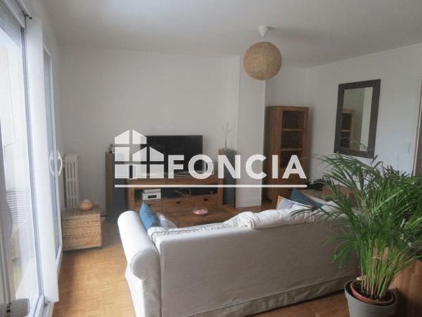 Location Appartement 4 pièces 96.22 m² - 17 PLACE DES HALLES Chartres 28000