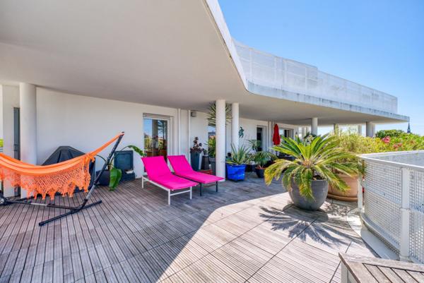 Appartement de standing avec terrasse d'exception – 3 chambres, 140 m² de terrasse