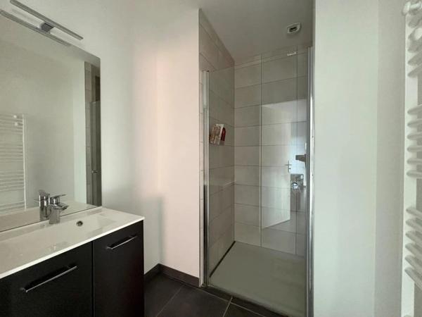 Appartement à louer 2 pièces 41.89m²