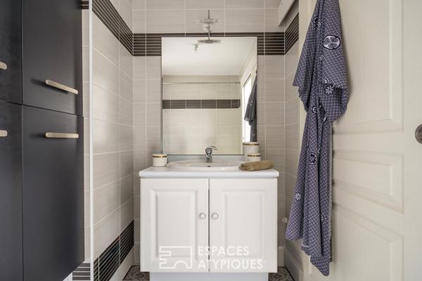 Dernier étage avec balcon sur cour dans le centre de Nogent