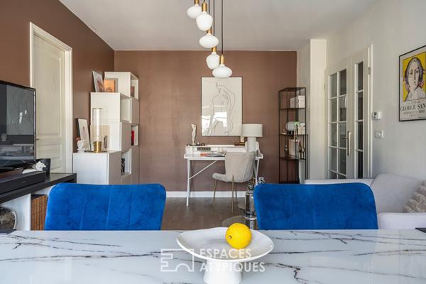 Dernier étage avec balcon sur cour dans le centre de Nogent