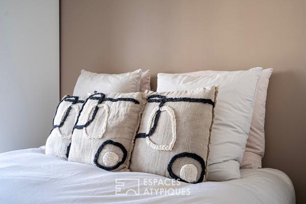 Dernier étage avec balcon sur cour dans le centre de Nogent
