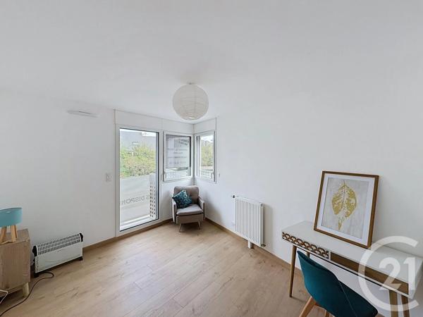 Appartement T3 à vendre  3 pièces - 70,40 m 2   ST JACQUES DE LA LANDE  - 35