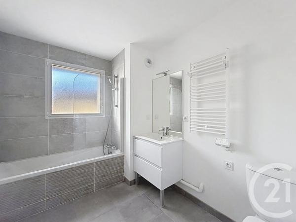 Appartement T3 à vendre  3 pièces - 70,40 m 2   ST JACQUES DE LA LANDE  - 35