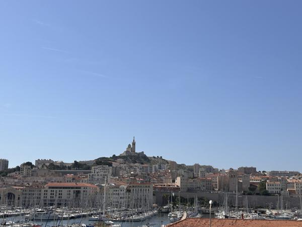 Appartement
         3 pièces
        - 92 m² 330 000 € *