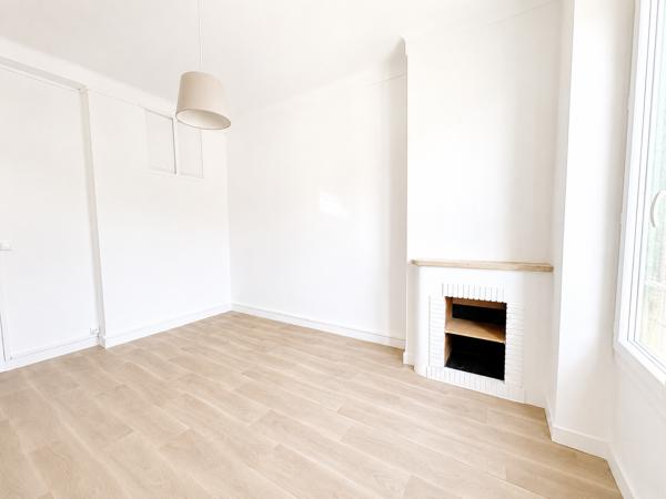 Appartement
         3 pièces
        - 92 m² 330 000 € *