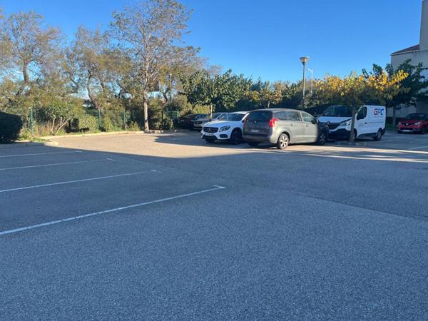 Fos Sur Mer -T2 RDC + REZ DE JARDIN +PLACE DE PARKING PRIVATIVE -revenus immédiat