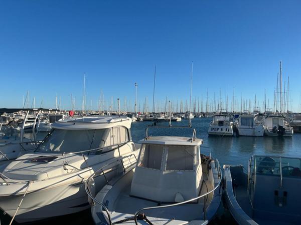 Fos Sur Mer -T2 RDC + REZ DE JARDIN +PLACE DE PARKING PRIVATIVE -revenus immédiat