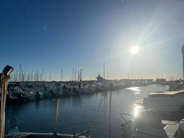 Fos Sur Mer -T2 RDC + REZ DE JARDIN +PLACE DE PARKING PRIVATIVE -revenus immédiat