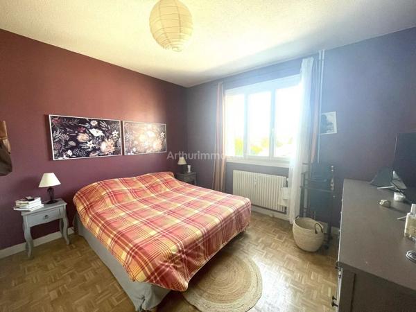 Vente                                                      Appartement
                        
                     3 pièces                      80 m2                     à Corbelin