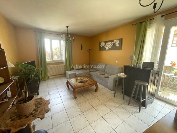 Vente                                                      Appartement
                        
                     3 pièces                      80 m2                     à Corbelin