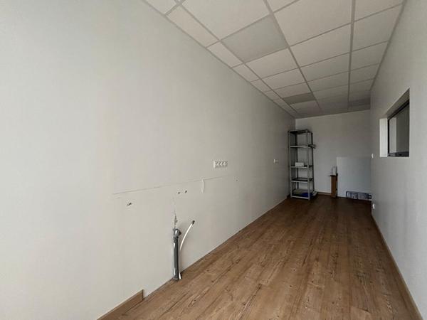 Local commercial neuf à louer - LE PASSAGE, emplacement idéal avec stationnement !