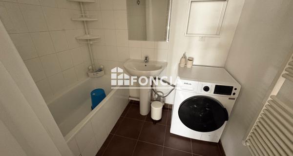 Location Appartement 2 pièces 43.8 m² - Lyon 69008