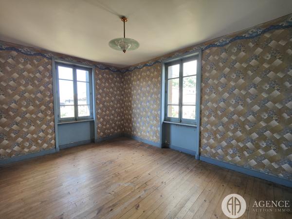 Chanas (38150) Maison a rénover avec terrain possibilité 2 habitations