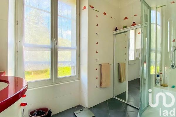 Maison 7 pièces de 142 m² à Corbeil-Essonnes (91100)