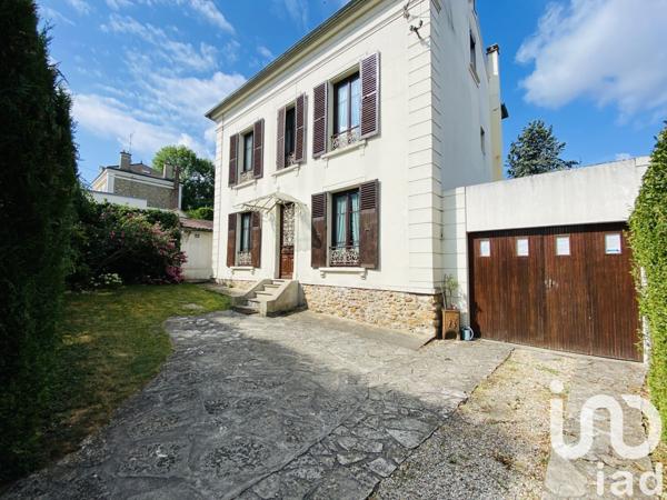 Maison 7 pièces de 142 m² à Corbeil-Essonnes (91100)