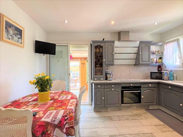 Maison 118 m², 3 chambres, Garage et piscine – À deux pas du centre