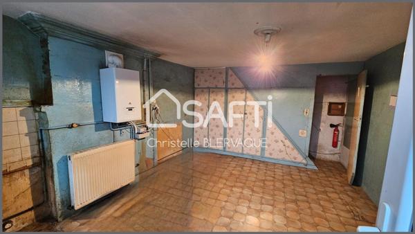 À VENDRE  MAISONNETTE  À RÉNOVER ENTIÈREMENT
