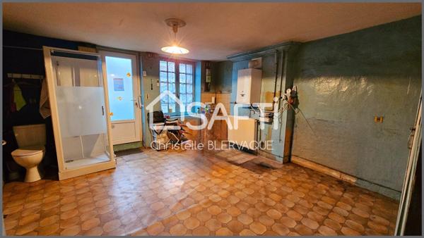 À VENDRE  MAISONNETTE  À RÉNOVER ENTIÈREMENT