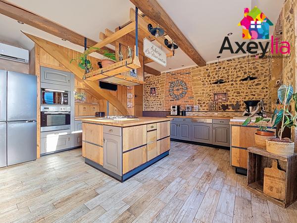 Charlieu (42190) A VENDRE - SECTEUR CHARLIEU - GRANDE MAISON AVEC CHARME