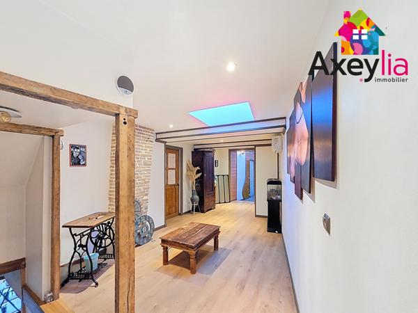 Charlieu (42190) A VENDRE - SECTEUR CHARLIEU - GRANDE MAISON AVEC CHARME