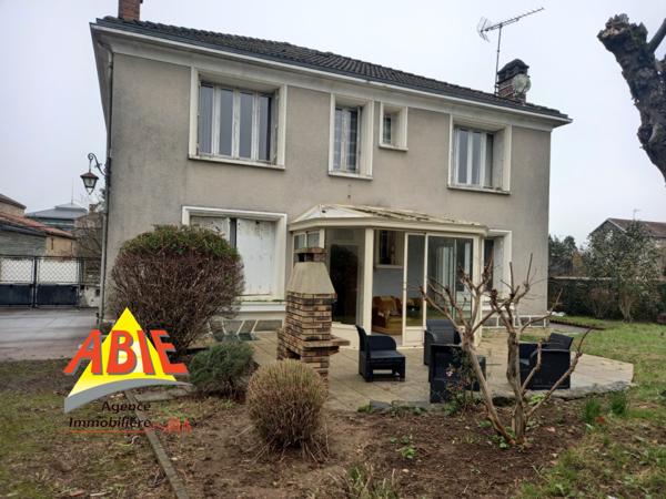 Maison  8 pièce(s)  4 chambre(s)  183 m²