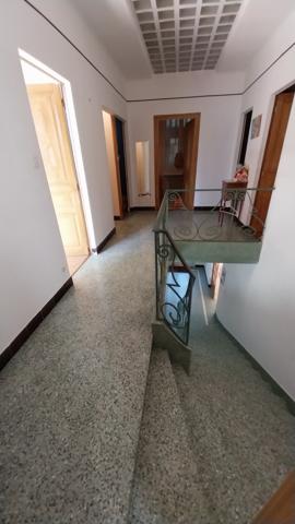 Maison  8 pièce(s)  4 chambre(s)  183 m²