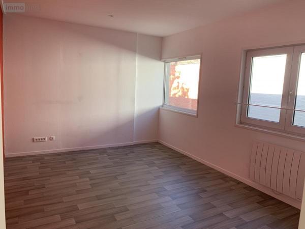 Bureaux à louer à Arras dans le Pas-de-Calais (62000), ref : 62135-L891   
Hyper-centre