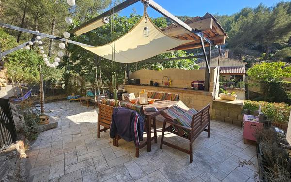 Maison à vendre    4 pièces • 82 m2 Marseille 11