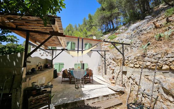 Maison à vendre    4 pièces • 82 m2 Marseille 11