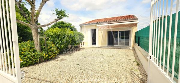 MAISON DE PLAIN-PIED - VIBRAC ENTRE ANGOULEME ET COGNAC - COUR ET EMPLACEMENT POUR VEHICULE