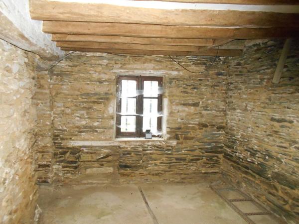 Maison de campagne à rénover 38 900 € H.A.I.*