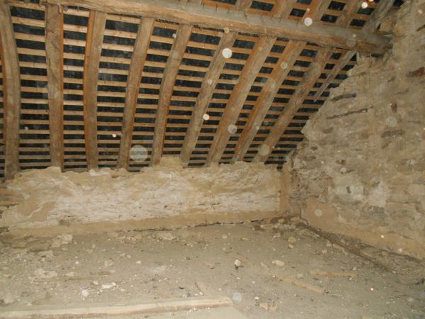 Maison de campagne à rénover 38 900 € H.A.I.*