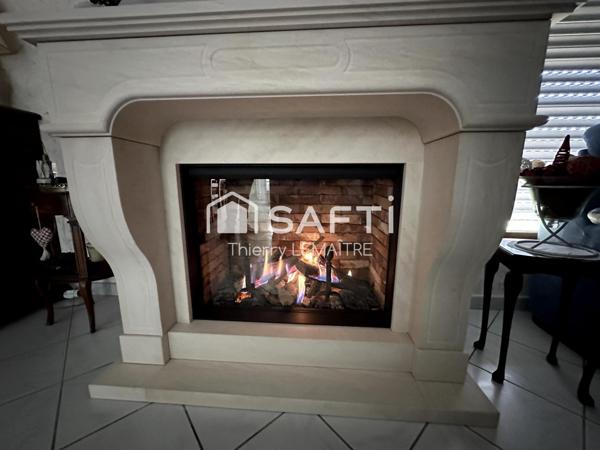 Maison pleine de cachet avec spacieuse véranda.