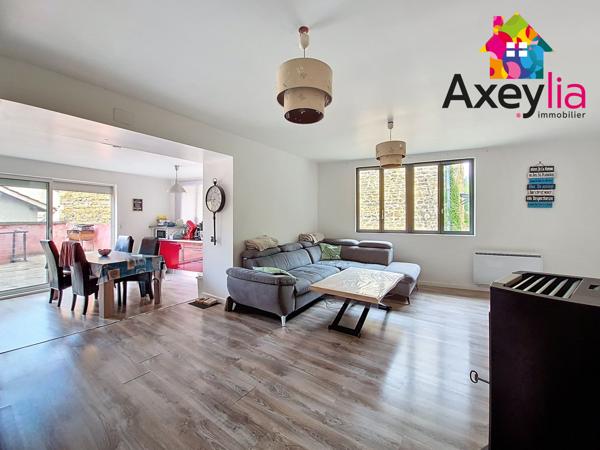 Charlieu (42190) A VENDRE - MAISON 3 CHAMBRES AVEC GARAGE ET TERRASSE - CHARLIEU