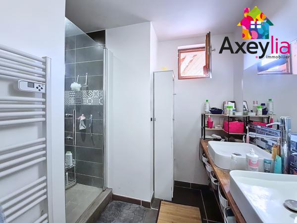 Charlieu (42190) A VENDRE - MAISON 3 CHAMBRES AVEC GARAGE ET TERRASSE - CHARLIEU