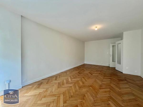 Appartement à louer 2 pièces 54m² Villeurbanne (69100)