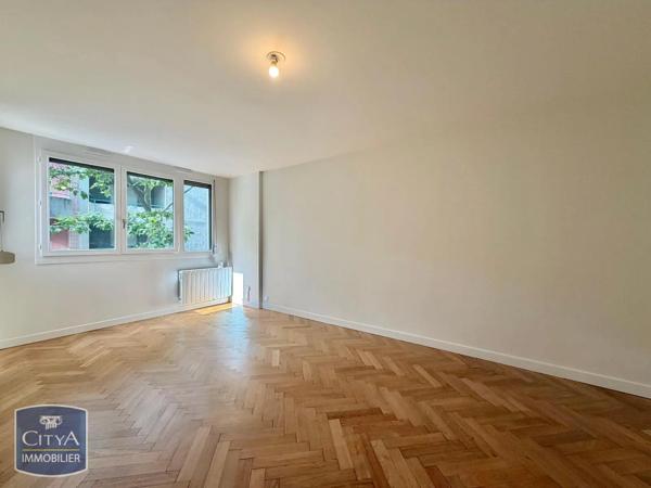 Appartement à louer 2 pièces 54m² Villeurbanne (69100)