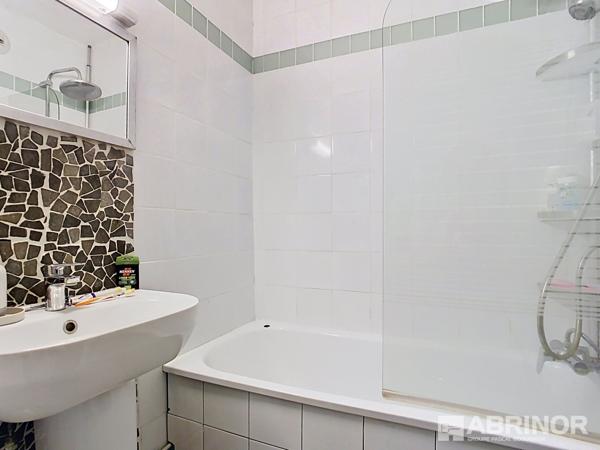 Studio avec stationnement vendu loué secteur Château VILLENEUVE D ASCQ