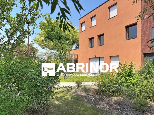 Appartement de Type 3 avec grande terrasse et place de parking en sous-sol. WATTIGNIES