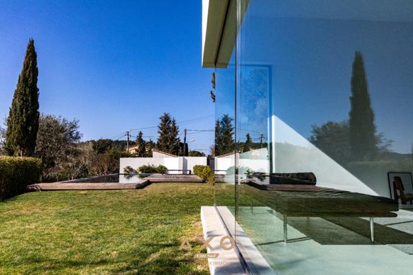 LE THOLONET - AU PIED DE LA SAINTE VICTOIRE - MAISON D'ARCHITECTE - VUE - PISCINE - JARDIN - 3360 M2 - DEPENDANCE - 1 495 000 