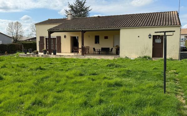 Maison à vendre    4 pièces •  Coulonges-sur-l'Autize