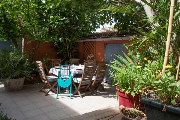 Maison Nanterre 8 pièces, plateau Mont-Valérien, environ 202 m2 850 000 € **  - Référence  15576