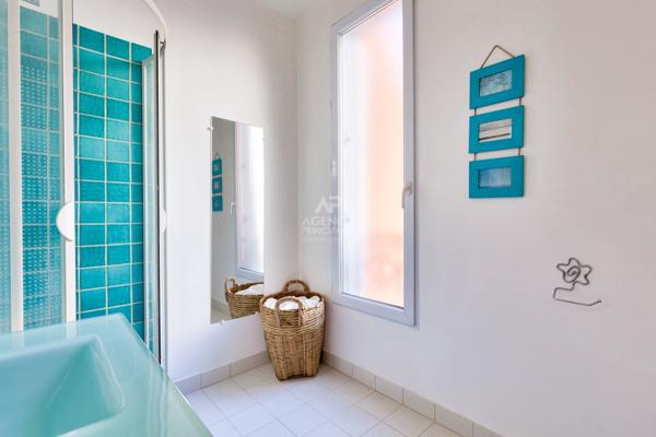 Maison Nanterre 8 pièces, plateau Mont-Valérien, environ 202 m2 850 000 € **  - Référence  15576