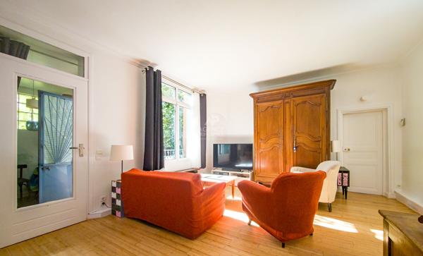 Maison Nanterre 8 pièces, plateau Mont-Valérien, environ 202 m2 850 000 € **  - Référence  15576