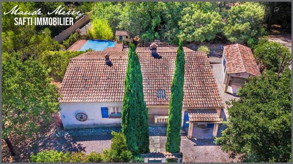 Villa individuelle de plain-pied de 115 m2 - 2 chambres + un bureau - studio indépendant (à terminer) de 23 m2 - garage indépendant de 15 m2 - piscine et terrain de 1000 m2 plat et clôturé