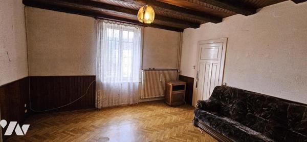 Lot de 2 logements avec dépendances et terrain