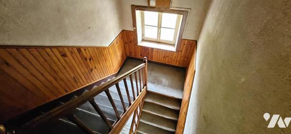 Lot de 2 logements avec dépendances et terrain